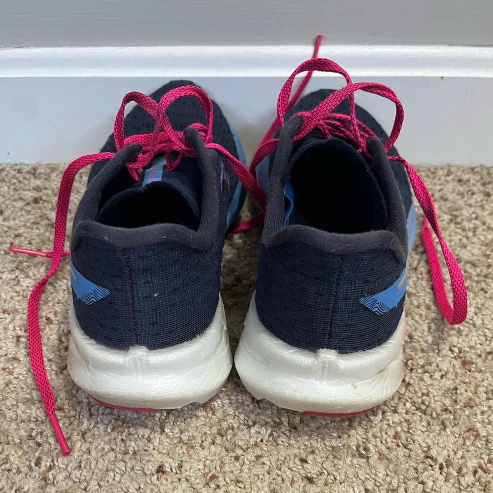 Brooks Hyperion, women’s 6.5 - Picture 3 of 7
